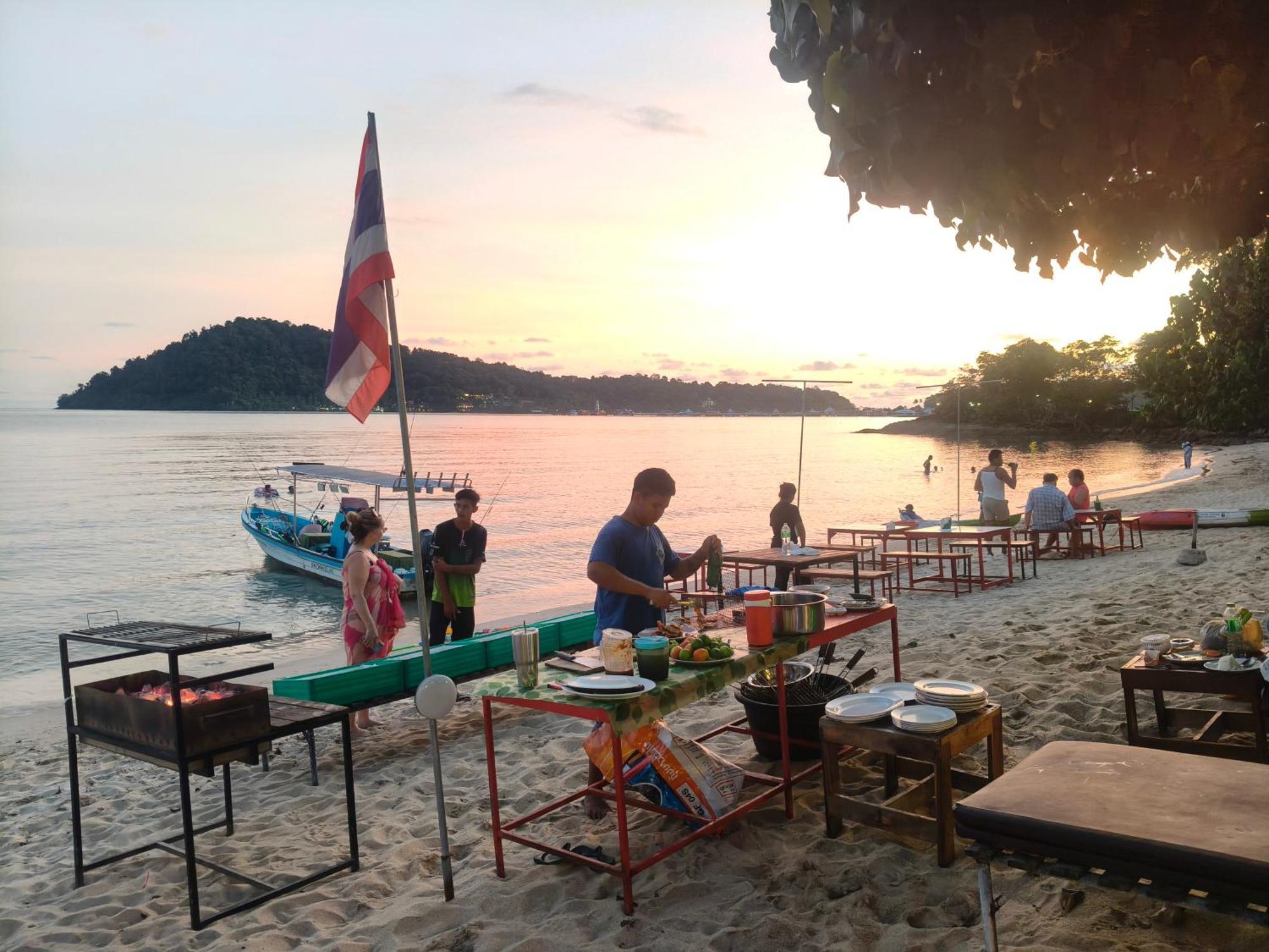 Yuyu Golden Beach Koh Chang Bagian luar foto